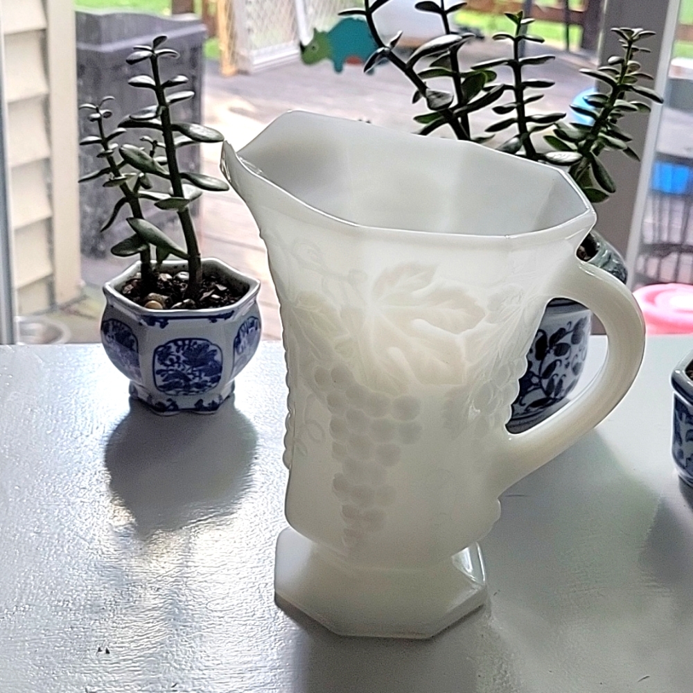 Milk glass Anchor Hocking